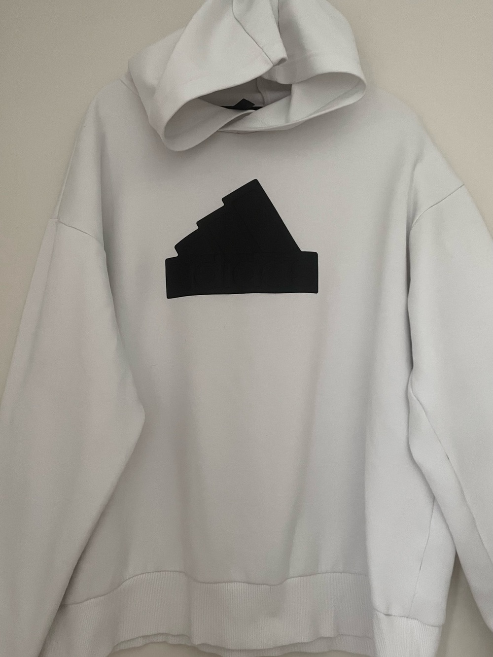 ADIDAS
White 
Hoodie with Black Logo Graphic 
Men
XL